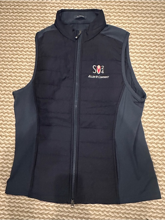 Allen & company Sun valley conference Women's Navy Quilted turtleson vest LG